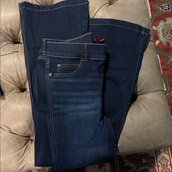NWOT Spanx bootcut Jeans - Picture 1 of 3